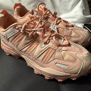 Adidas Men's / Women’s Unisex Hyperturf Adventure M/ Size 10 W/Size 11